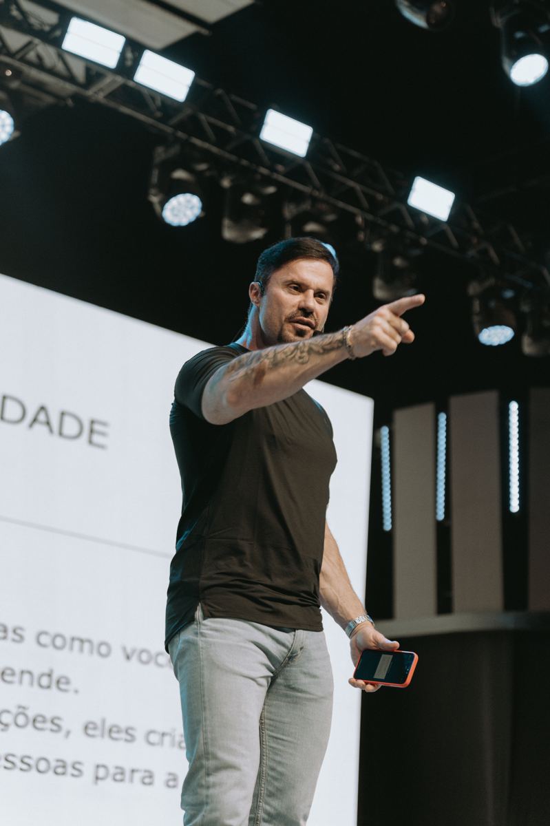 Palestrante no palco